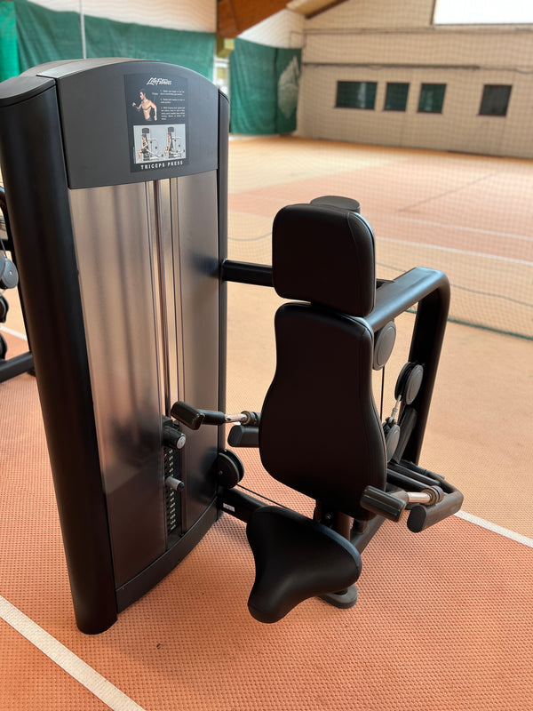 Life Fitness / Olymp Gerätepark - 18 Kraftgeräte in einen guten gebrauchten Zustand -