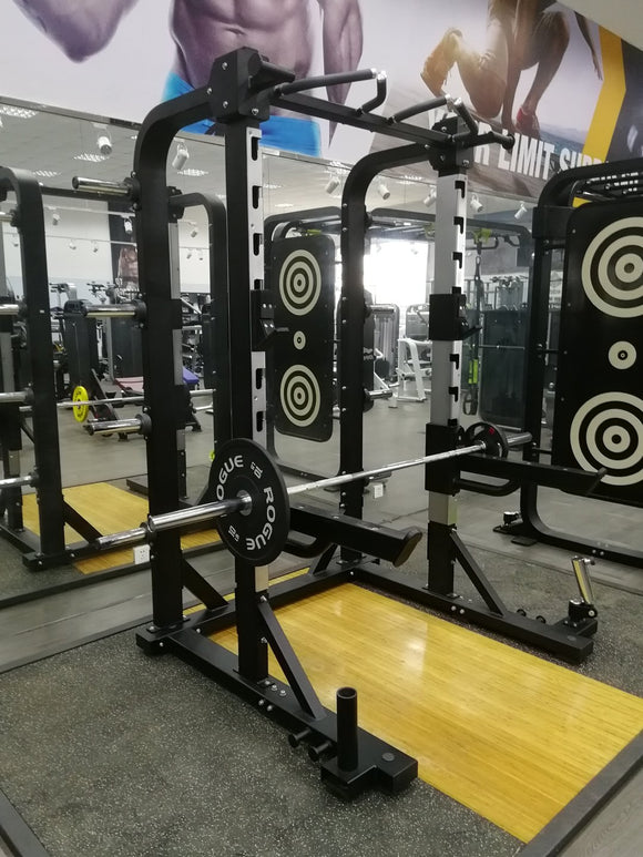 ROBOR® PREMIUM Squat Rack aus der ROBOR® VITAGYM T8 Geräteserie - Kniebeugerack